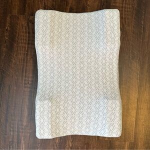 Knee Cube Pillow Cube